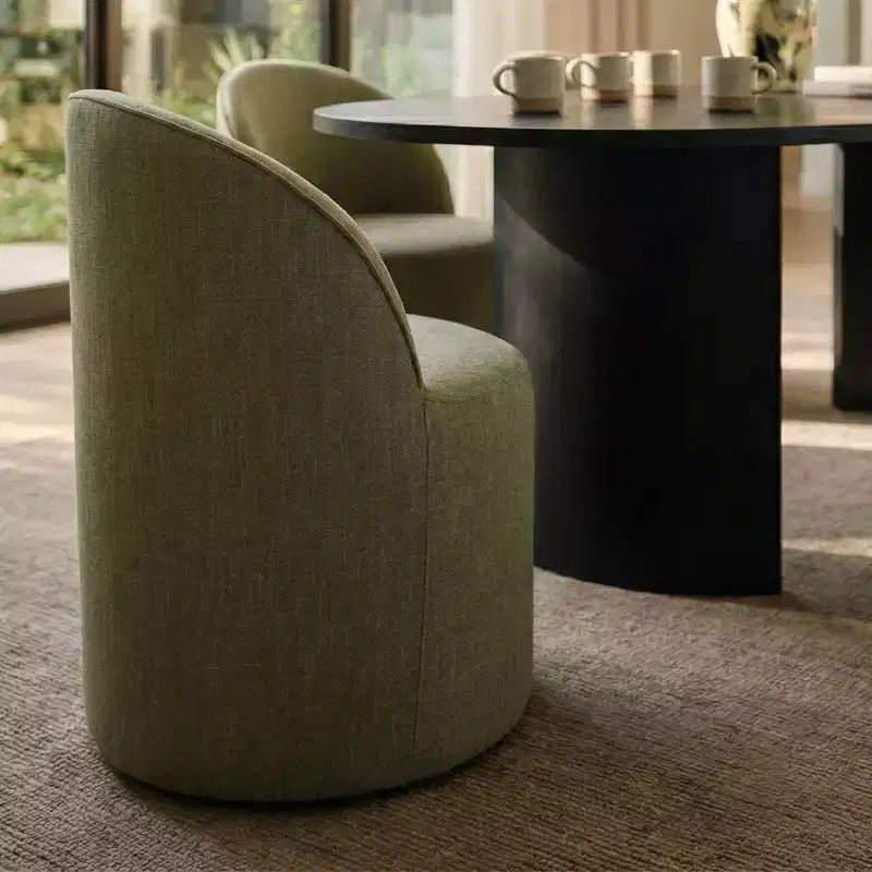 Ensemble Table à Manger pour 6 personnes, Table Ovale 79 et Chaises Tonneau Rembourrées en Tissu Lin avec Roulettes, pour la Salle à Manger-Panipeachy
