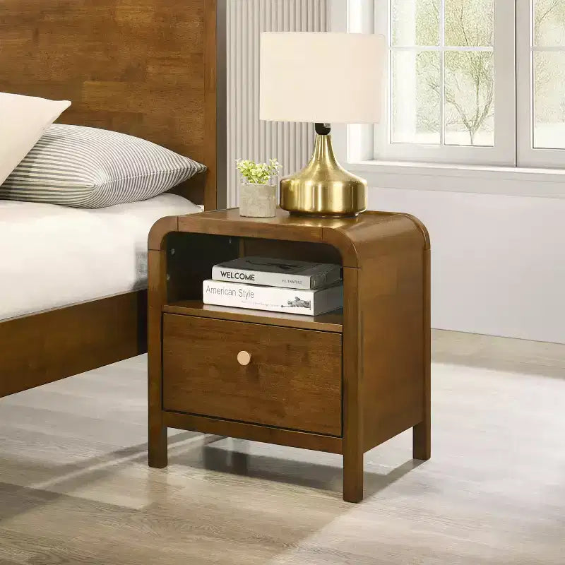 Ensemble de chambre à coucher en bois Eldren de Roundhill Furniture, lit plateforme avec commode, miroir et deux tables de nuit, finition noyer