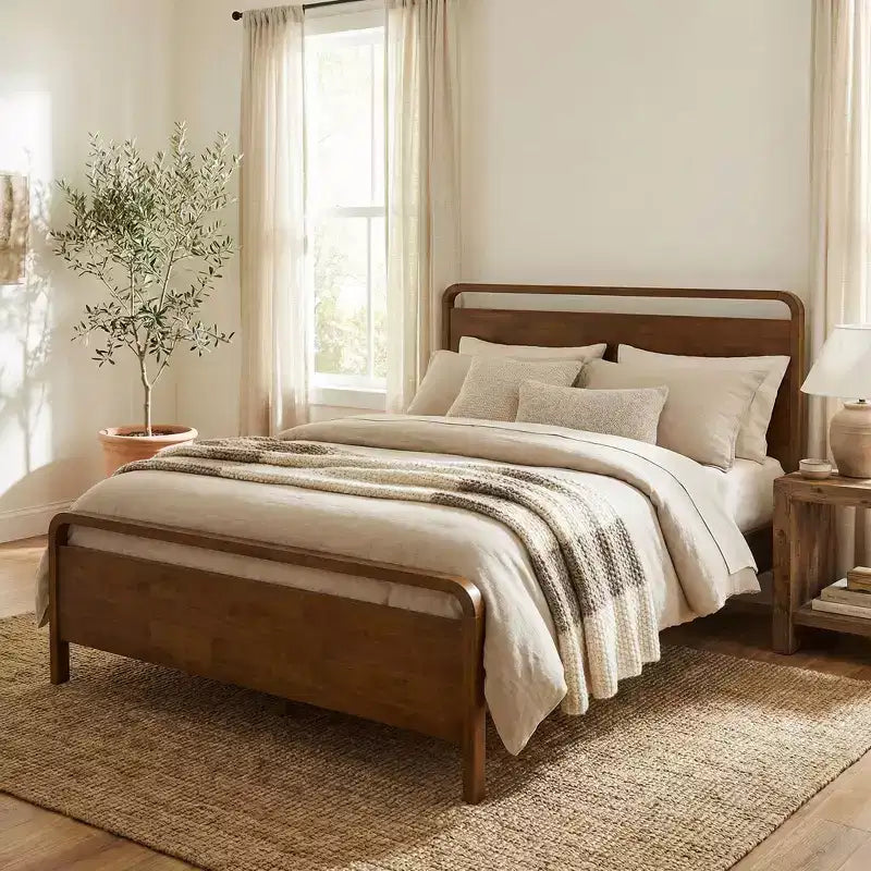 Ensemble de chambre à coucher en bois Eldren de Roundhill Furniture, lit plateforme avec commode, miroir et deux tables de nuit, finition noyer