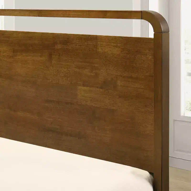 Ensemble de chambre à coucher en bois Eldren de Roundhill Furniture, lit plateforme avec commode, miroir et deux tables de nuit, finition noyer