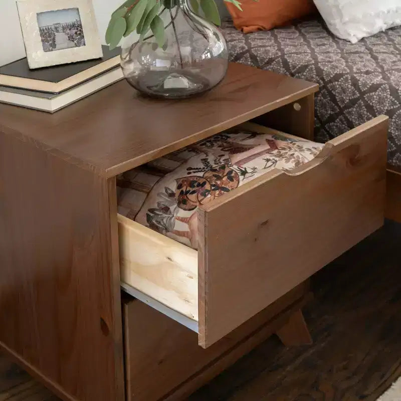 Commode et table de chevet Powell Pensy Twin Platform Bed