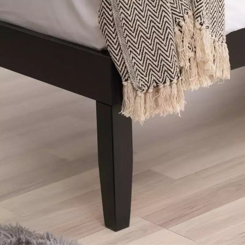 Commode et table de chevet Powell Pensy Twin Platform Bed