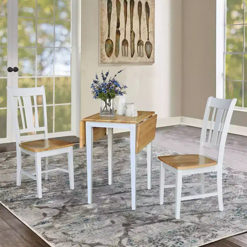 Table de salle à manger International Concepts Small Dual Drop Leaf avec 2 chaises San Remo Splat