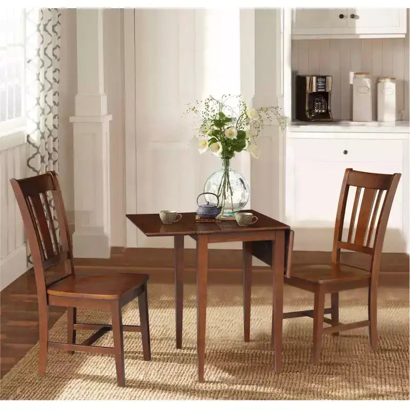 Table de salle à manger International Concepts Small Dual Drop Leaf avec 2 chaises San Remo Splat